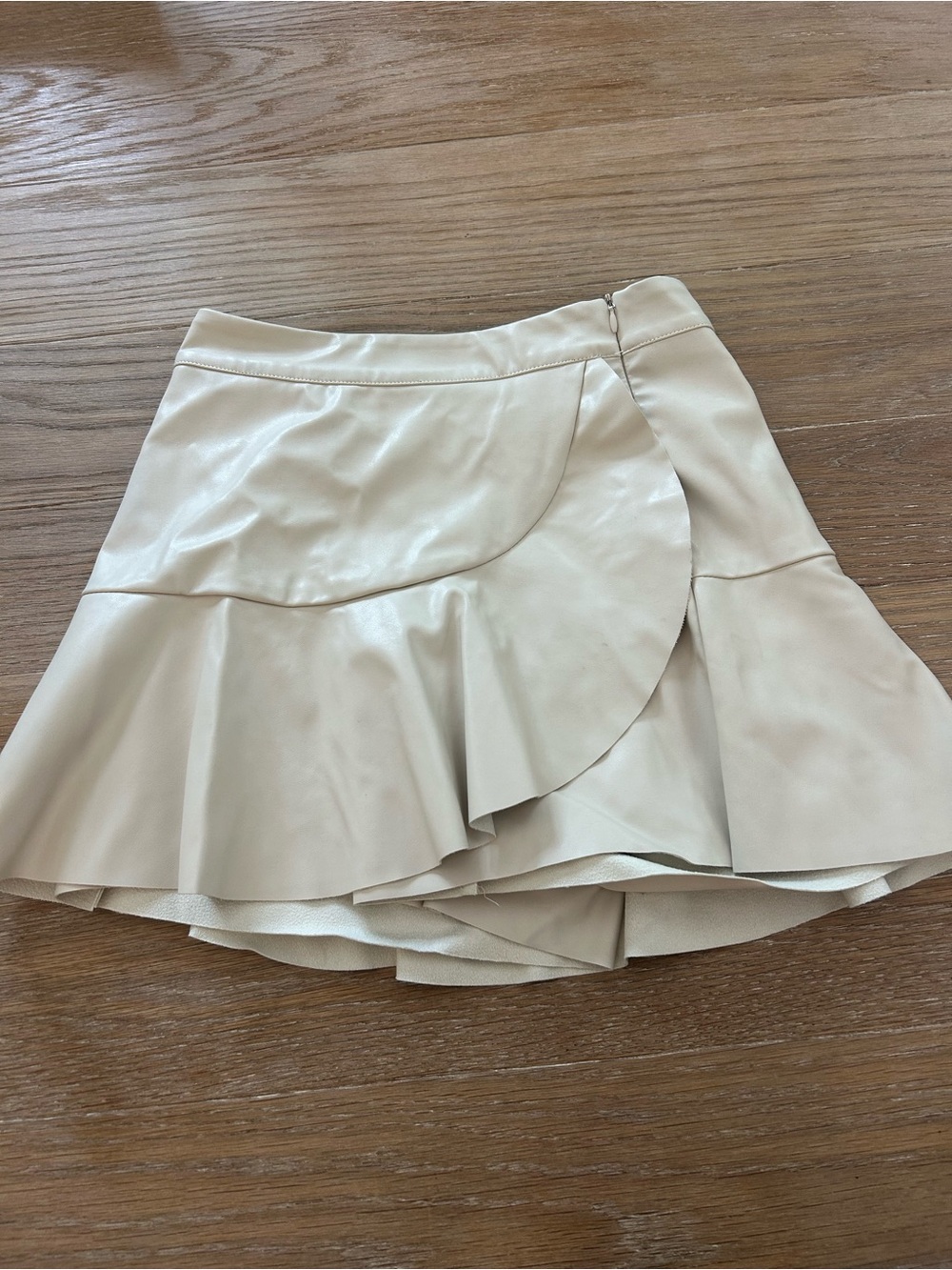 Women’s Cream Ruffle Mini Skort